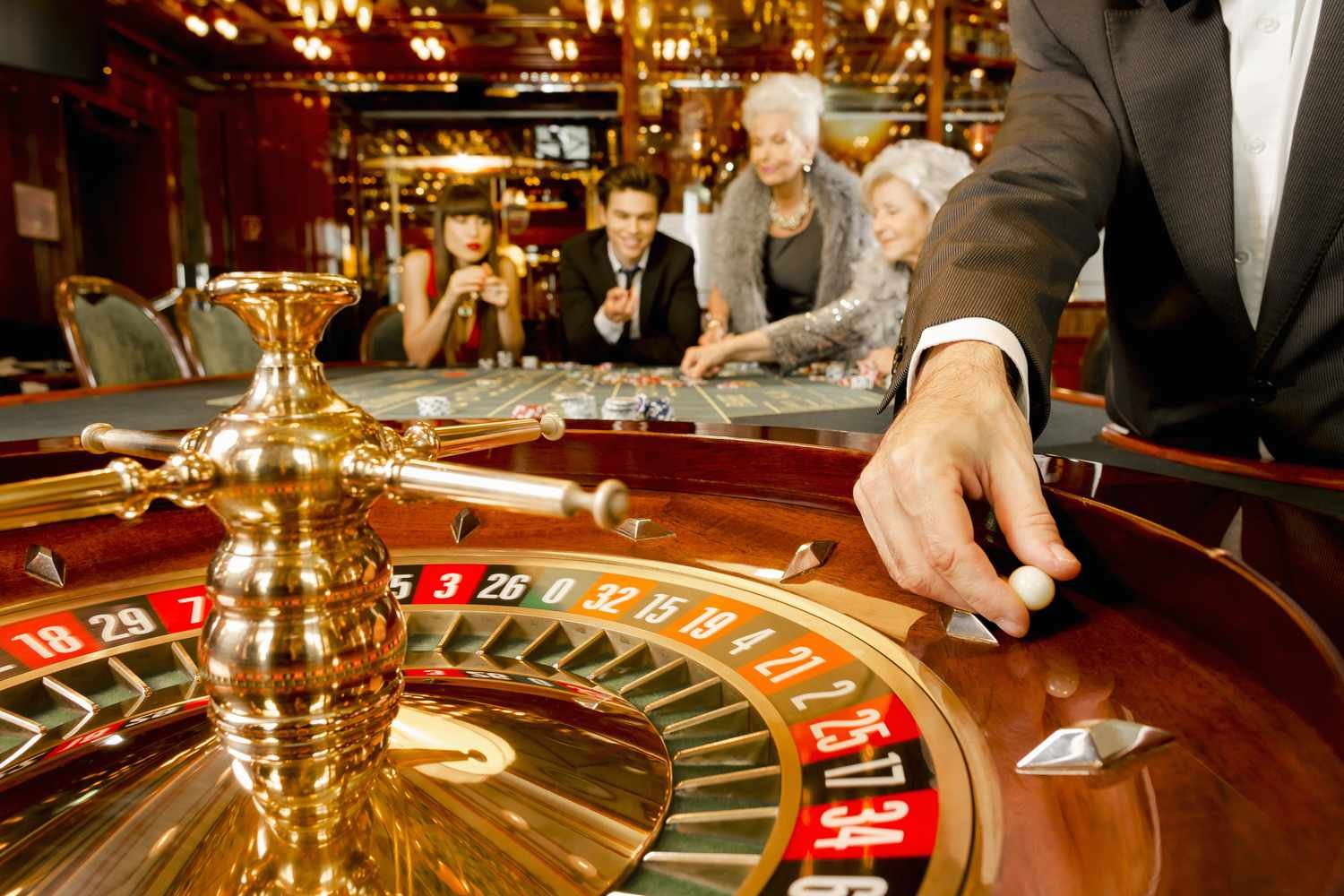 Người chơi theo dõi kết quả esports và live casino tại kpxs Việt Nam